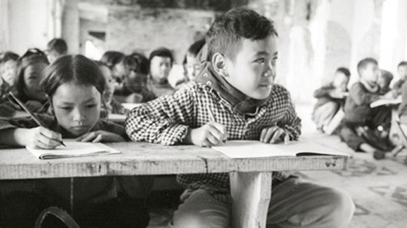 Công bố ảnh “Trẻ em thời chiến” tại Hà Nội ảnh 1