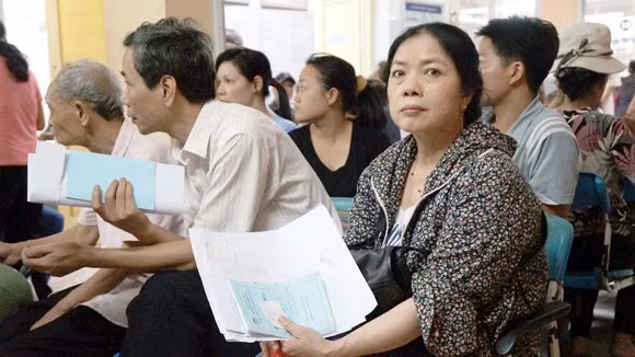 Cử tri Hà Nội kiến nghị giải quyết dự án “treo”, “phong bì” bác sỹ, trường quá tải, cháy cây xăng... ảnh 1