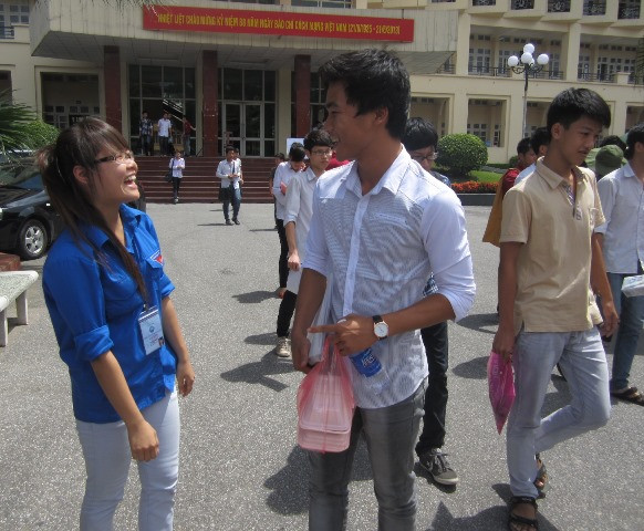 Gần 1 triệu thí sinh làm bài thi môn đầu tiên ảnh 7