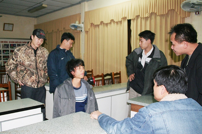 Bắt giữ Vũ Văn Sỹ đưa về trụ sở CAH Kim Động, tỉnh Hưng Yên Bắt giữ Vũ Văn Sỹ đưa về trụ sở CAH Kim Động, tỉnh Hưng Yên