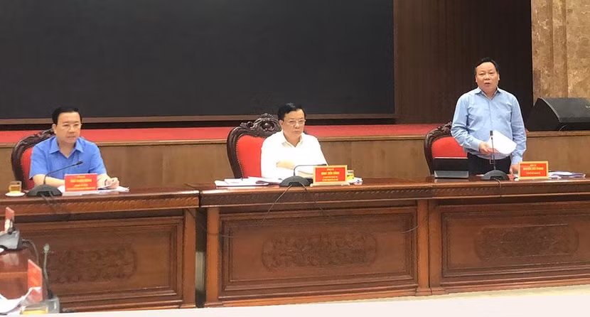 Các đồng chí lãnh đạo thành phố Hà Nội dự giao ban trực tuyến Ban Chỉ đạo quốc gia phòng, chống dịch Covid-19 tại điểm cầu Hà Nội