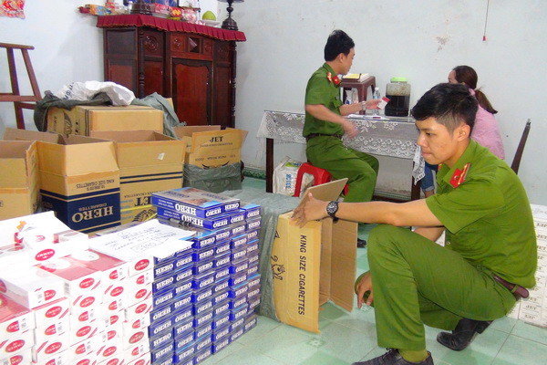 Cơ quan công an bắt giữ một vụ nhập lậu thuốc lá