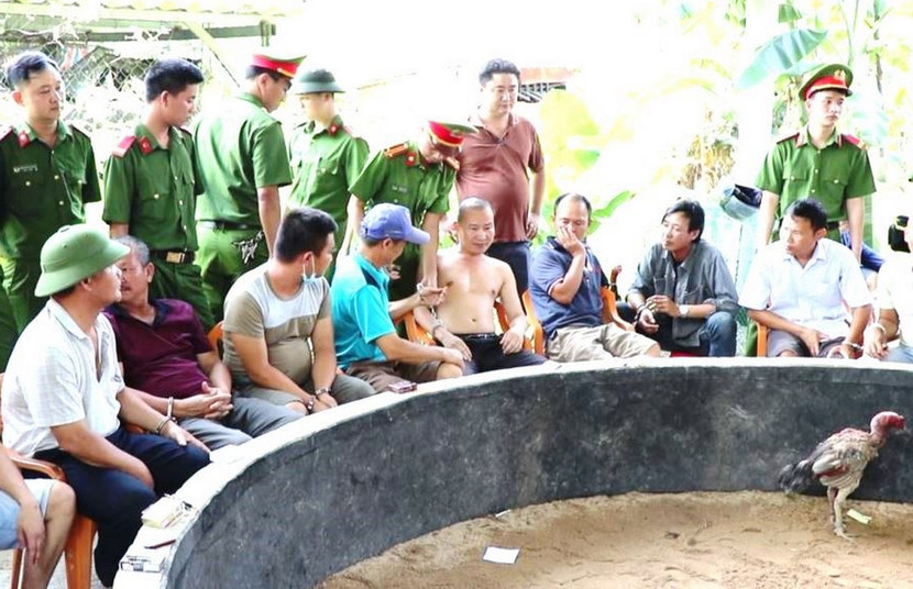 Các hình thức đánh bạc trá hình bị lực lượng công an phát hiện xử lý (Ảnh minh họa)