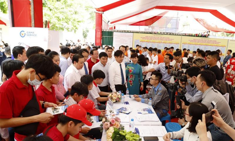 Hội nghị gắn kết giáo dục nghề nghiệp Thủ đô với thị trường lao động năm 2021 là cơ hội tìm kiếm việc làm cho các lao động trẻ Hội nghị gắn kết giáo dục nghề nghiệp Thủ đô với thị trường lao động năm 2021 là cơ hội tìm kiếm việc làm cho các lao động trẻ