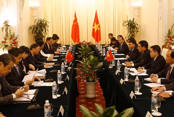 Thủ tướng yêu cầu Trung Quốc rút giàn khoan và tàu, đàm phán tranh chấp bất đồng ảnh 1