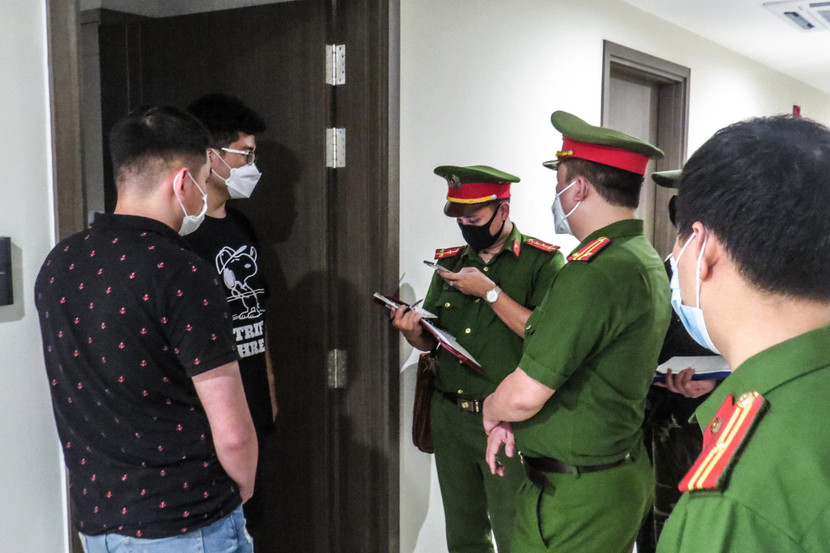 Chỉ huy CAP cũng trực tiếp vào cuộc cùng CBCS đi kiểm tra căn hộ chung cư và cơ sở lưu trú Chỉ huy CAP cũng trực tiếp vào cuộc cùng CBCS đi kiểm tra căn hộ chung cư và cơ sở lưu trú