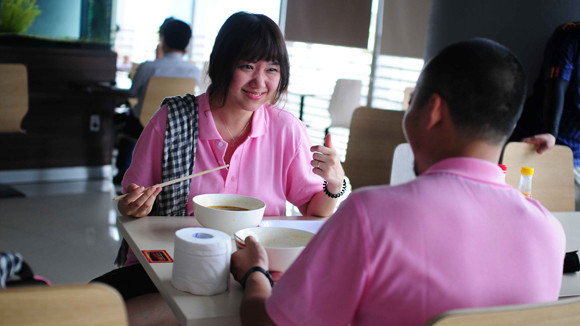 Ấn tượng về những “bông hồng có gai” ảnh 2