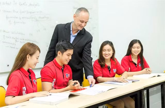 Nhiều thuận lợi cho người muốn cấp đổi văn bằng chứng chỉ nước ngoài theo dịch vụ trực tuyến công Nhiều thuận lợi cho người muốn cấp đổi văn bằng chứng chỉ nước ngoài theo dịch vụ trực tuyến công