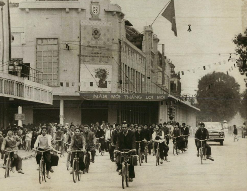 Bách hóa tổng hợp năm 1972 Bách hóa tổng hợp năm 1972