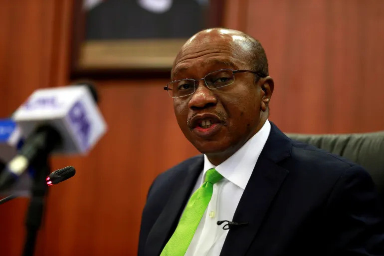 Thống đốc Ngân hàng Trung ương Nigeria Godwin Emefiele đang bị bắt giam để điều tra Thống đốc Ngân hàng Trung ương Nigeria Godwin Emefiele đang bị bắt giam để điều tra