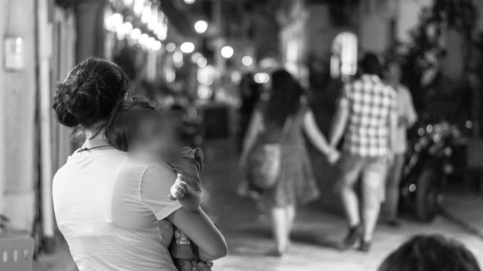 Có thể bị phạt tù từ 3 tháng đến 1 năm với tội vi phạm chế độ một vợ, một chồng (Ảnh minh họa)