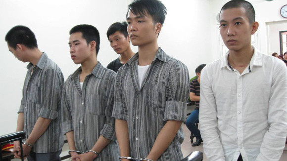 Gặp cướp trên đê, ra về mất sạch ảnh 1