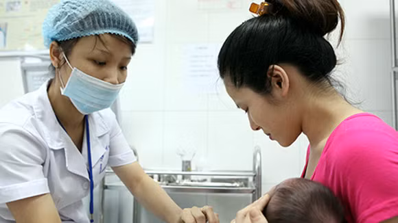 Gửi mẫu vaccine viêm gan B ra nước ngoài kiểm định ảnh 1