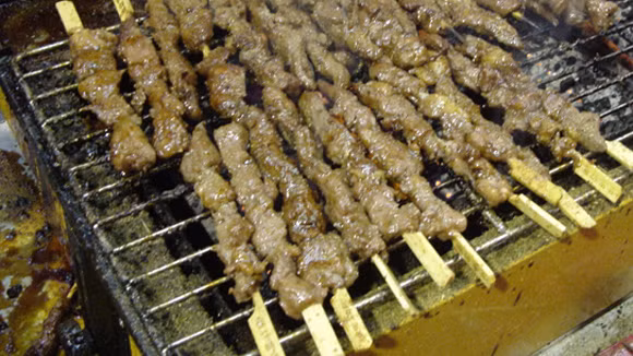 Trung Quốc: Ngộ độc thịt chuột giả thịt cừu nướng ở vỉa hè ảnh 1