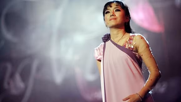 Nhà thơ Vi Thùy Linh: “Lần điên cuối cùng của tôi” ảnh 1