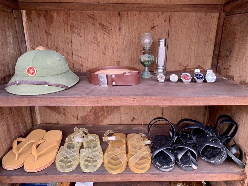 Những đôi dép đình đám thời bao cấp Những đôi dép đình đám thời bao cấp