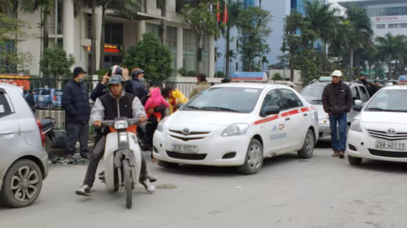Xăng dầu tăng giá đẩy cước taxi lên cao ảnh 1
