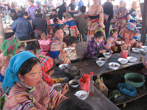 Thơm nồng thắng cố, rượu ngô Bản Phố ảnh 2