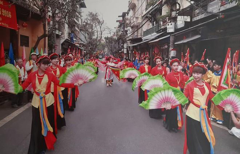 Lễ hội đền Bạch Mã diễn ra vào dịp đầu xuân năm mới