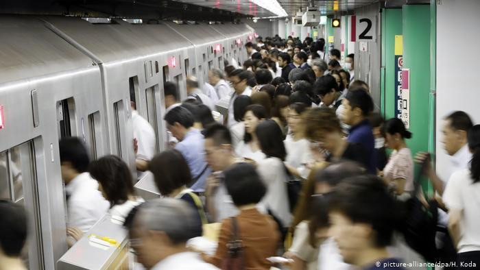 Mỗi năm Nhật Bản có hàng trăm người tử vong vì đau tim, đột quỵ và bệnh liên quan đến làm việc quá sức