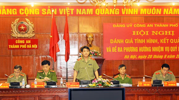 “Làm tốt công tác tổ chức cán bộ để củng cố niềm tin” ảnh 1