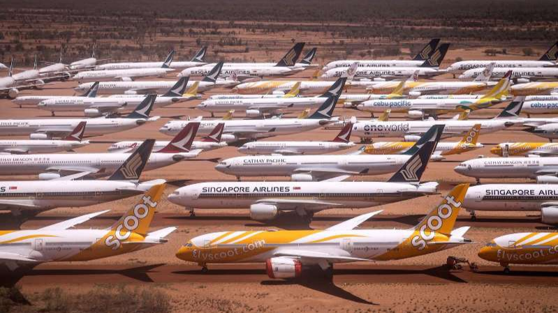 Nhiều đội bay của các hãng hàng không phải “nằm đất” vì nhu cầu giảm trong đại dịch Covid-19
