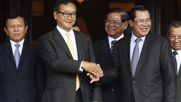 Phá thế bế tắc chính trị ảnh 1