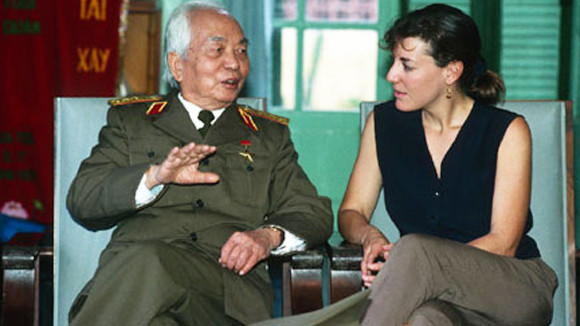 Thế giới nghiêng mình ảnh 1