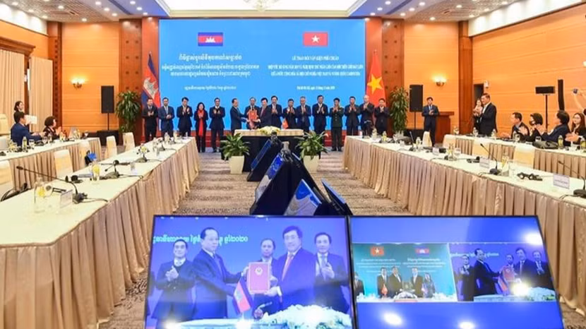 Kỳ họp lần thứ 18 Uỷ ban Hỗn hợp Việt Nam-Campuchia về Hợp tác Kinh tế, Văn hoá, Khoa học và Kỹ thuật, ngày 22-12