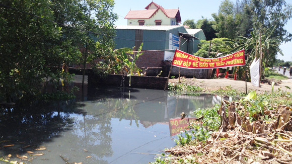 Ngang nhiên xả thải, người dân điêu đứng ảnh 2