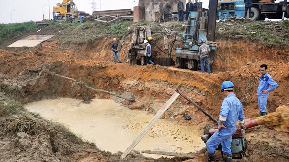 Đường ống nước sạch sông Đà: Vỡ 6 lần, chưa biết vì sao? ảnh 1