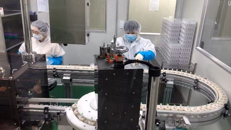 Sử dụng trí tuệ nhân tạo, Công ty Seegene, Hàn Quốc đã ra mắt bộ dụng cụ xét nghiệm Covid-19 chỉ trong 3 tuần, góp phần sớm kiểm soát dịch bệnh