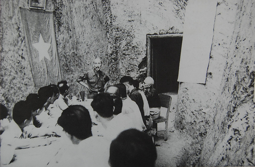 Bác Hồ chủ trì phiên họp Hội đồng Chính phủ tại Kim Quan, tháng 7-1954 Bác Hồ chủ trì phiên họp Hội đồng Chính phủ tại Kim Quan, tháng 7-1954