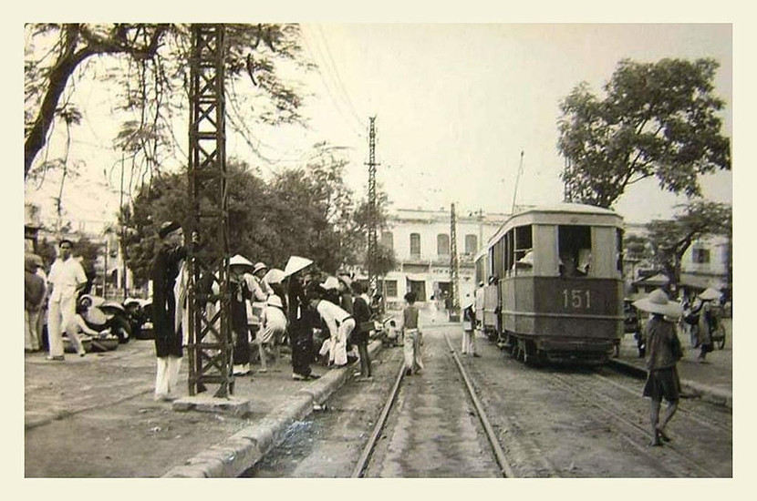 Bến xe điện Bờ Hồ năm 1952 Bến xe điện Bờ Hồ năm 1952