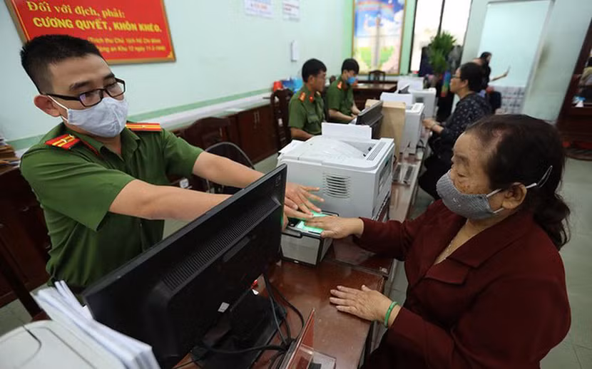 Việc cấp căn cước công dân gắn chíp đang được thực hiện với quyết tâm cao