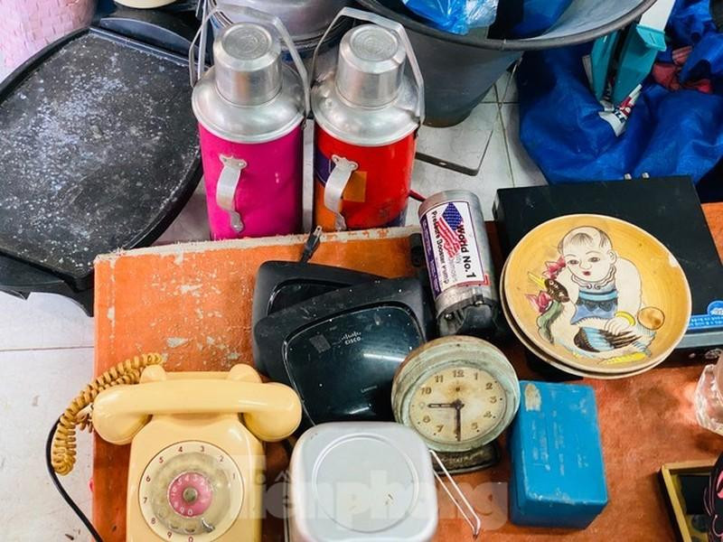Chợ phiên đồ cũ của những người ưa hoài niệm tại Vạn Phúc
