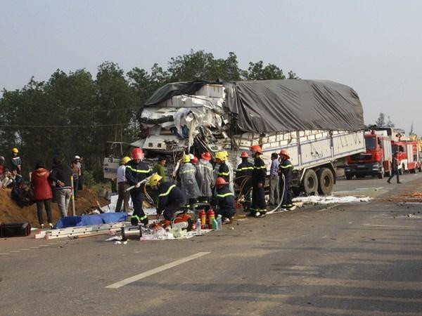 Hiện trường vụ tai nạn giao thông đặc biệt nghiêm trọng xảy ra tại địa phận qua huyện Ứng Hòa, Hà Nội khiến 3 mẹ con chị Hoa tử vong tại chỗ Hiện trường vụ tai nạn giao thông đặc biệt nghiêm trọng xảy ra tại địa phận qua huyện Ứng Hòa, Hà Nội khiến 3 mẹ con chị Hoa tử vong tại chỗ
