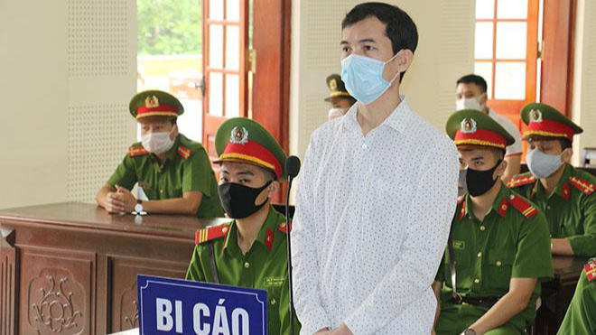 Đối tượng Nguyễn Năng Tĩnh bị Tòa án nhân dân Cấp cao trong phiên tòa xét xử phúc thẩm tuyên y án 11 năm tù giam do đã phạm tội “Làm, tàng trữ, phát tán hoặc tuyên truyền thông tin, tài liệu nhằm chống Nhà nước Cộng hòa xã hội chủ nghĩa Việt Nam”