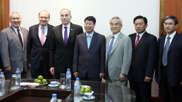 Lãnh đạo Bộ Công an tiếp đoàn học giả nước ngoài ảnh 1