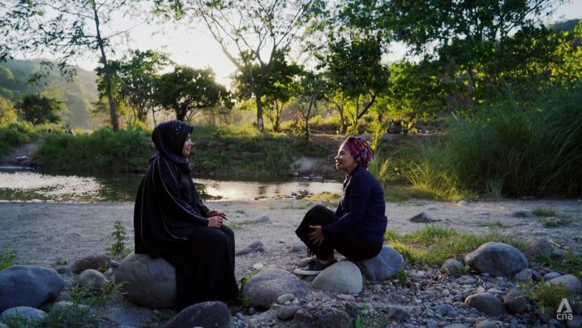 Mhae - vợ của cựu chỉ huy nhóm khủng bố Abu Sayyaf ở Philippines đã được giúp đỡ để tái hòa nhập cộng đồng Mhae - vợ của cựu chỉ huy nhóm khủng bố Abu Sayyaf ở Philippines đã được giúp đỡ để tái hòa nhập cộng đồng