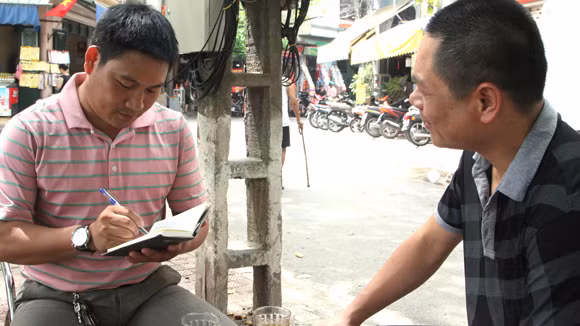 Đua nhau "ăn cắp", bán cả "vịt trên trời"! ảnh 1