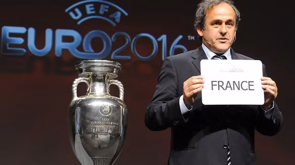 24 đội và những mặt trái ảnh 1