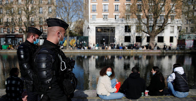 Nước Pháp vừa bước vào giai đoạn phong tỏa một phần để kiềm chế đại dịch Covid-19