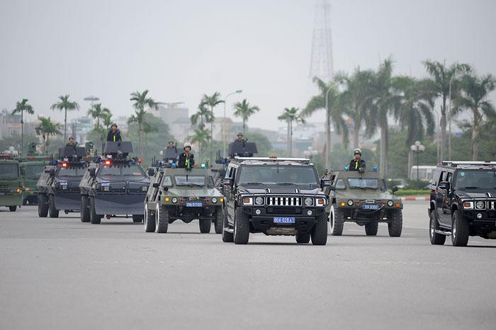 Ưu tiên đầu tư trang thiết bị hiện đại, nghiên cứu, ứng dụng thành tựu khoa học và công nghệ cho các hoạt động của Cảnh sát cơ động Ưu tiên đầu tư trang thiết bị hiện đại, nghiên cứu, ứng dụng thành tựu khoa học và công nghệ cho các hoạt động của Cảnh sát cơ động