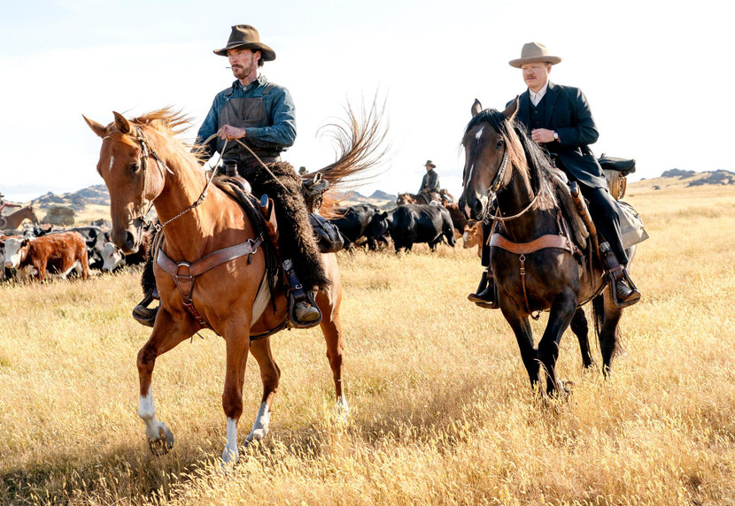 Benedict Cumberbatch và Jesse Plemons trong phim “The Power of the Dog”