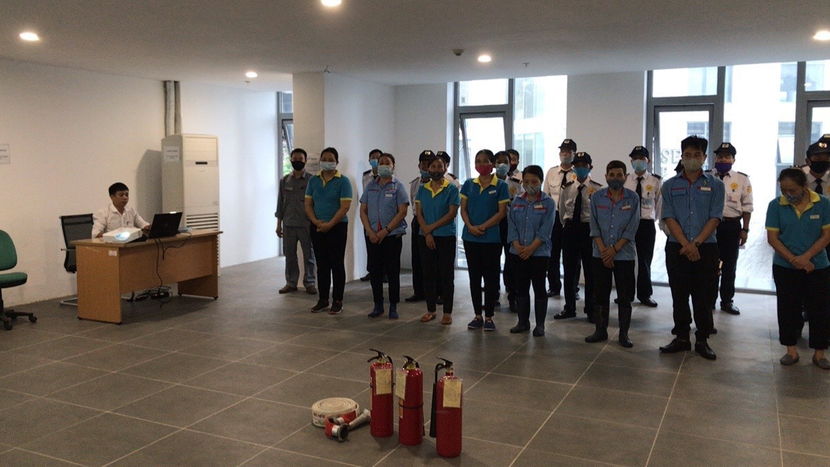 Ban quản lý, tổ chữa cháy tại chỗ của các khu chung cư thường xuyên được tập huấn, kiểm tra kỹ năng PCCC Ban quản lý, tổ chữa cháy tại chỗ của các khu chung cư thường xuyên được tập huấn, kiểm tra kỹ năng PCCC