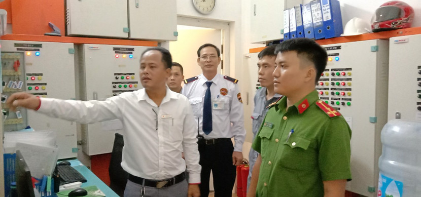 Lực lượng Cảnh sát PCCC&CNCH, CAQ Hoàng Mai thường xuyên phối hợp với Ban quản lý các tòa chung cư kiểm tra an toàn PCCC Lực lượng Cảnh sát PCCC&CNCH, CAQ Hoàng Mai thường xuyên phối hợp với Ban quản lý các tòa chung cư kiểm tra an toàn PCCC