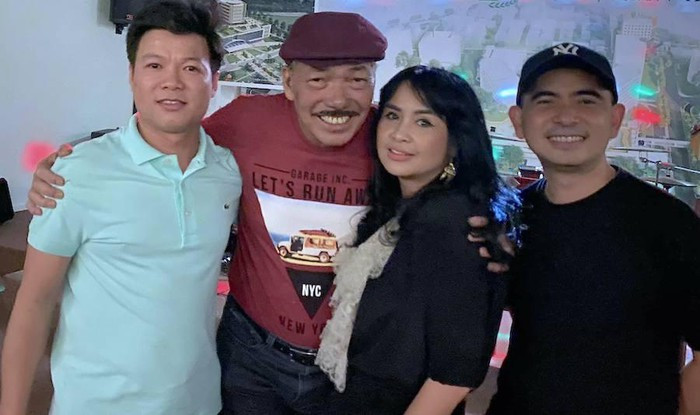 Nhạc sĩ Trần Tiến bên ca sĩ Thanh Lam, nhạc sĩ Đức Trí và ca sĩ Vũ Thắng Lợi Nhạc sĩ Trần Tiến bên ca sĩ Thanh Lam, nhạc sĩ Đức Trí và ca sĩ Vũ Thắng Lợi