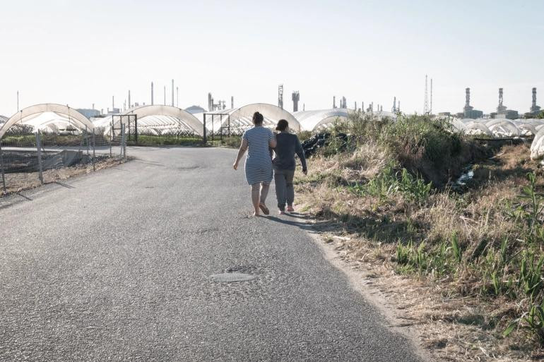 Những người hái dâu với thị thực lao động tạm thời ở Tây Ban Nha có ít cơ hội để trình báo về các hành vi quấy rối và lạm dụng