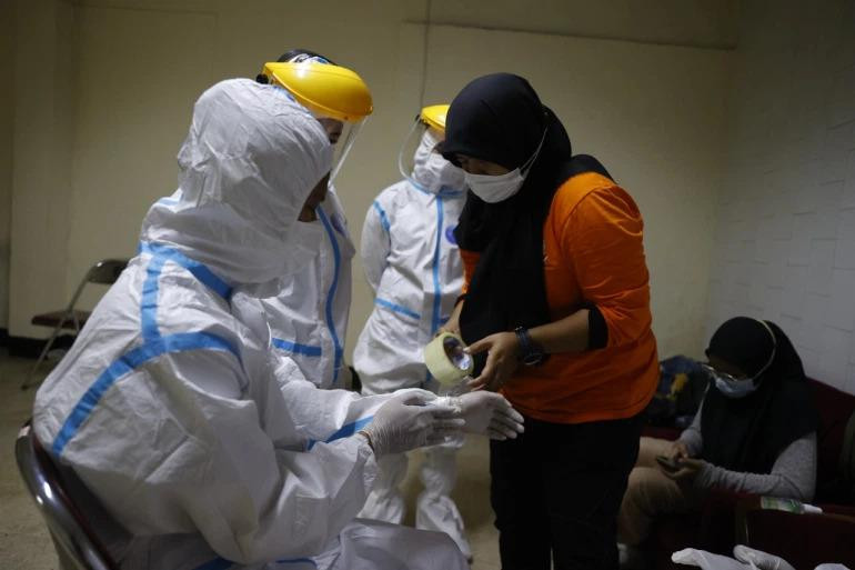 Nhiều người sẵn sàng hỗ trợ cộng đồng khi đại dịch tàn phá Indonesia Nhiều người sẵn sàng hỗ trợ cộng đồng khi đại dịch tàn phá Indonesia